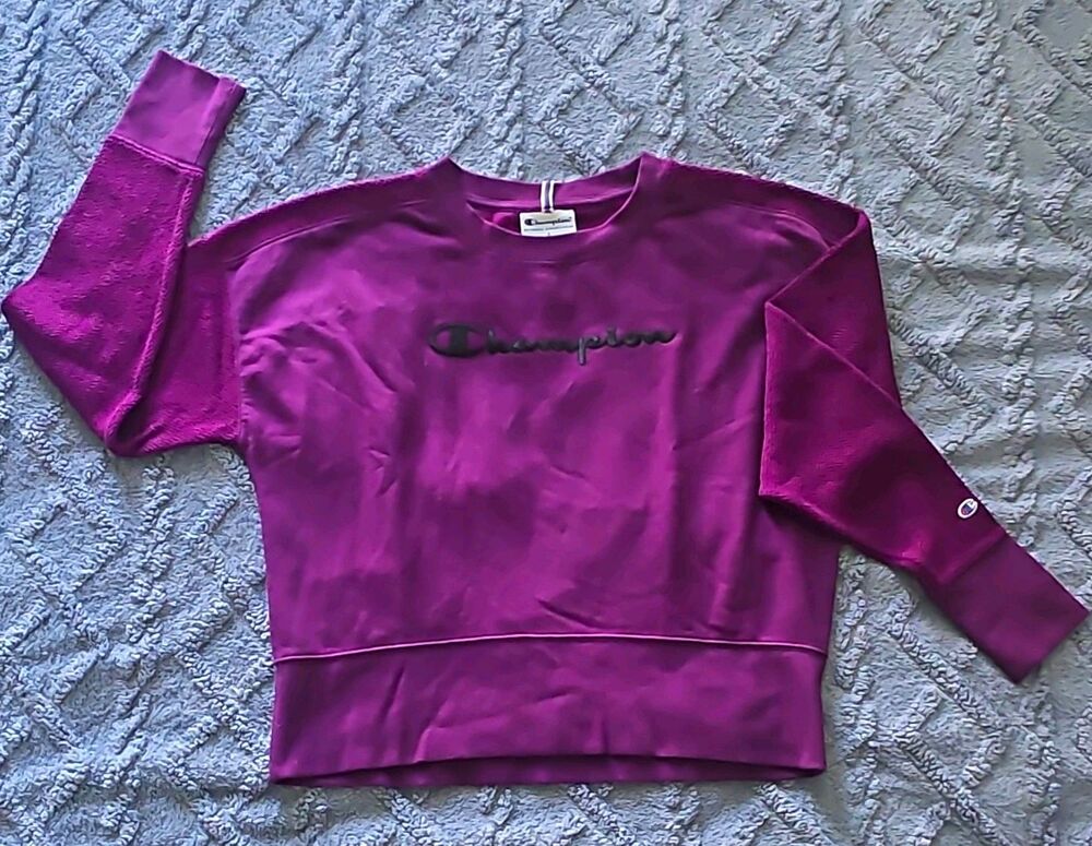 Champion Women’s Logo Crewneck Pullover Sweatshirt Purple Size S Long Sleeve